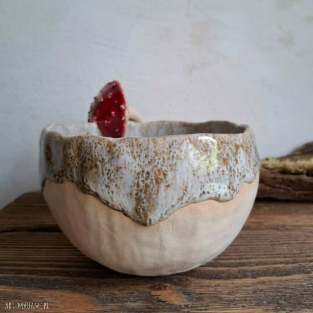Duży kubek ceramiczny z muchomorem - ręcznie lepiony