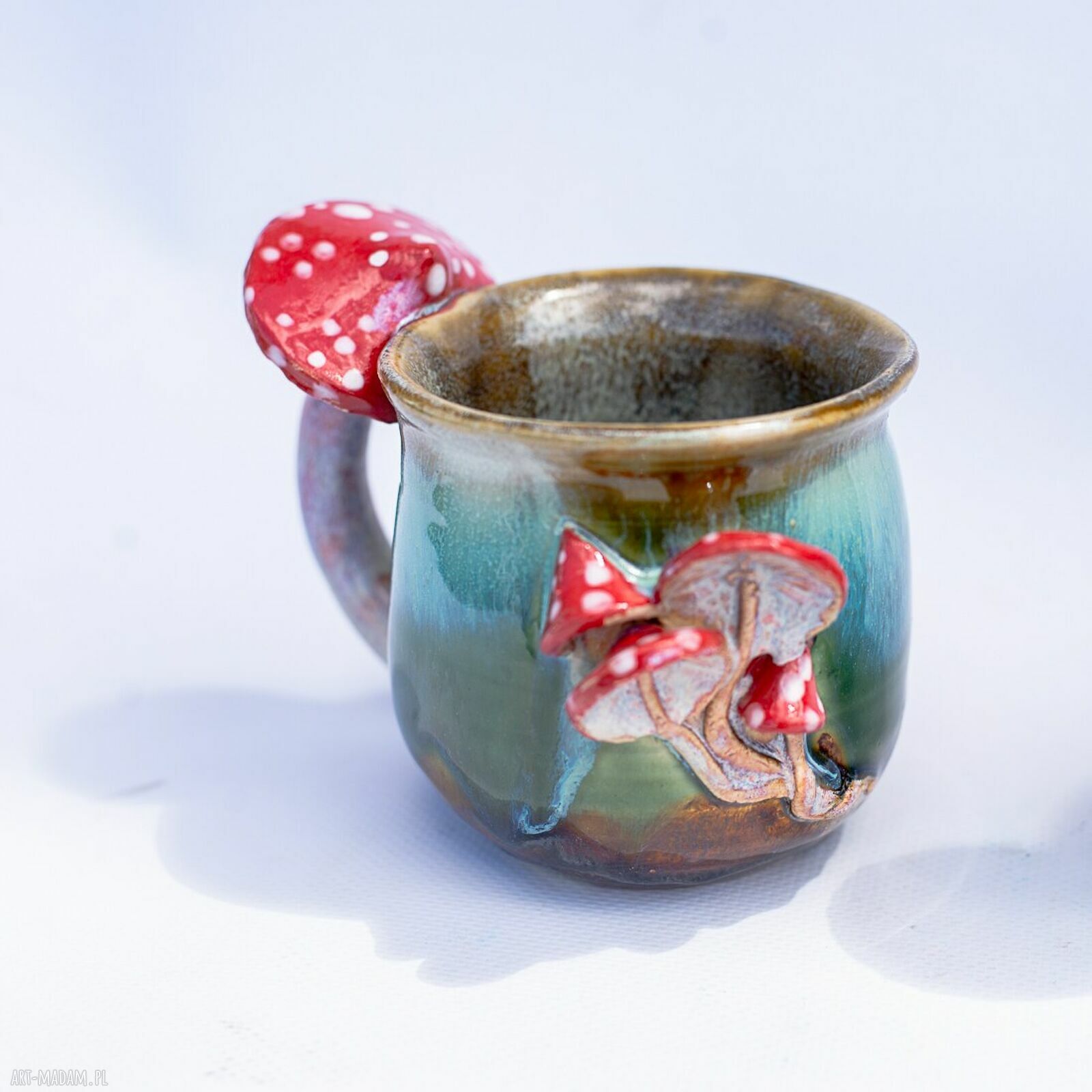 Duży kubek z muchomorem handmade - leśne poszycie, ok. 300 ml brąz