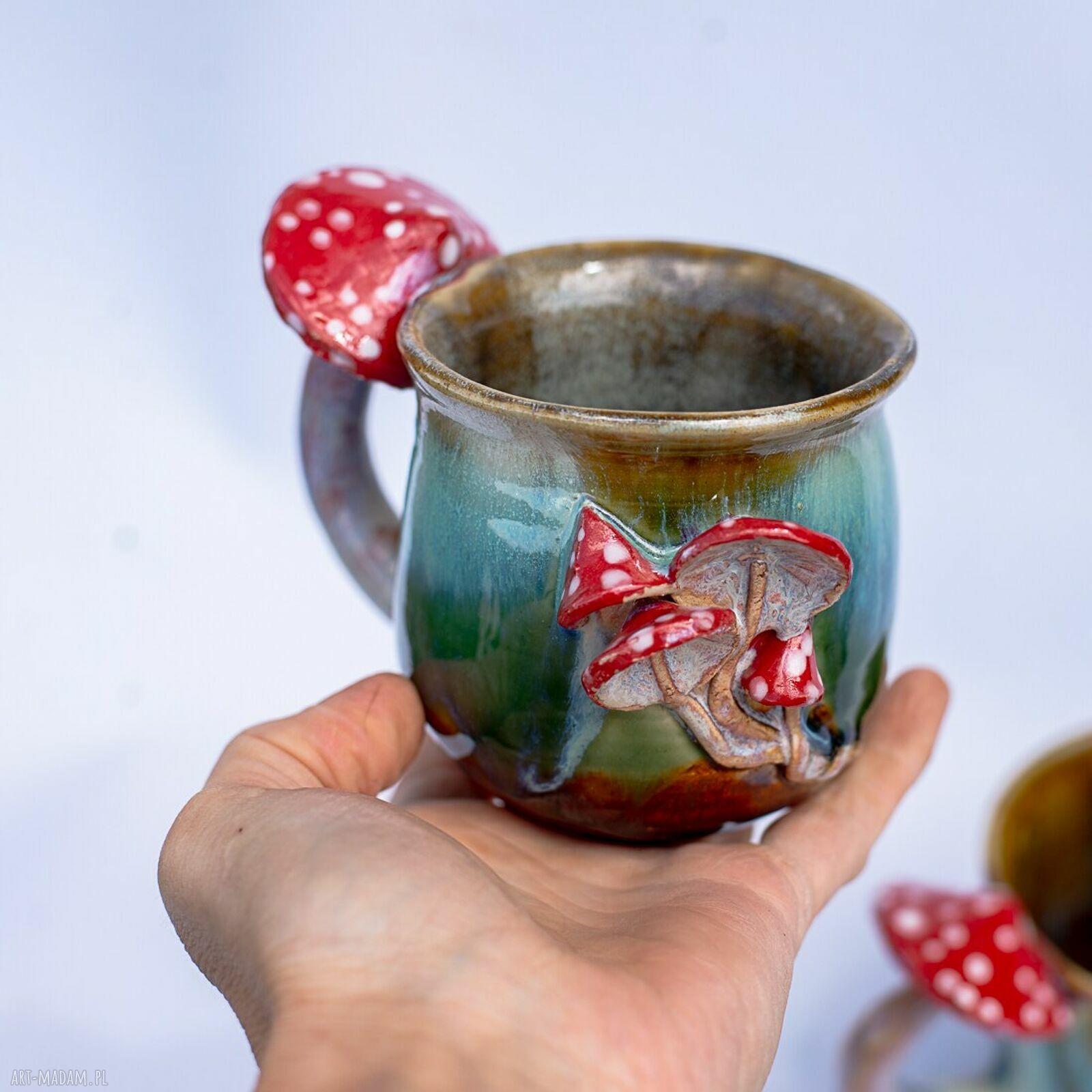Duży kubek z muchomorem handmade - leśne poszycie, ok. 300 ml (brąz)