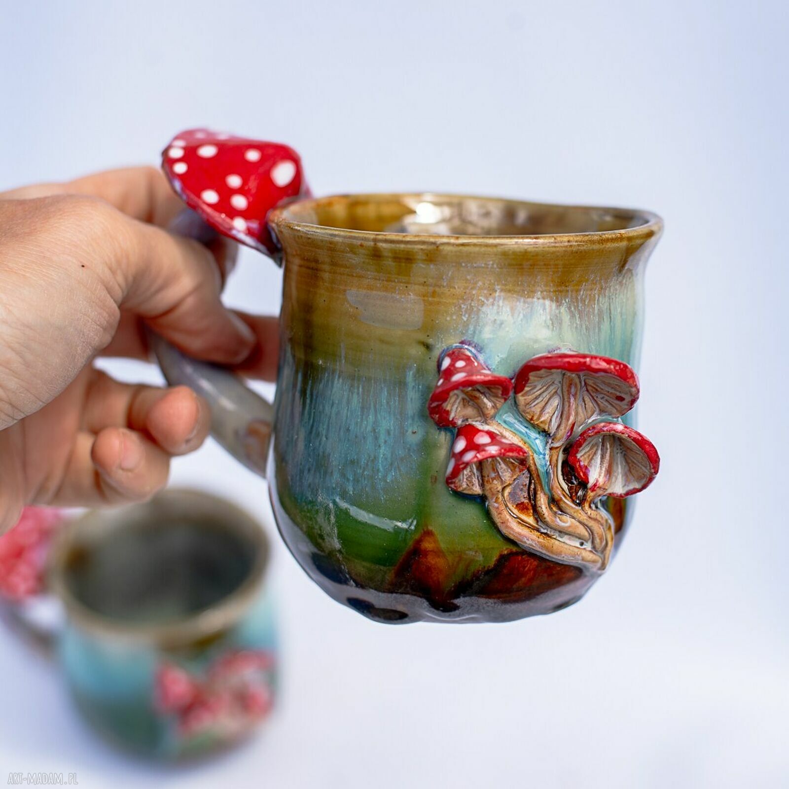 Duży kubek z muchomorem handmade - leśne poszycie, ok. 350 ml (brąz)