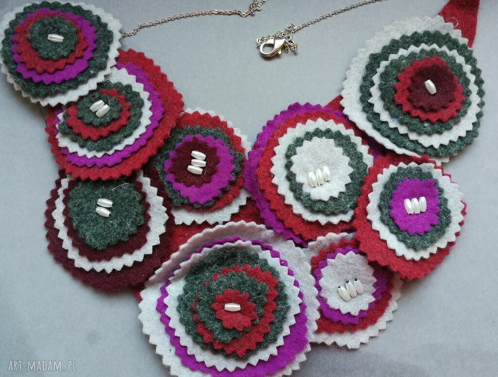 Duży filcowy naszyjnik wiszący folk i boho - kolorowy handmade