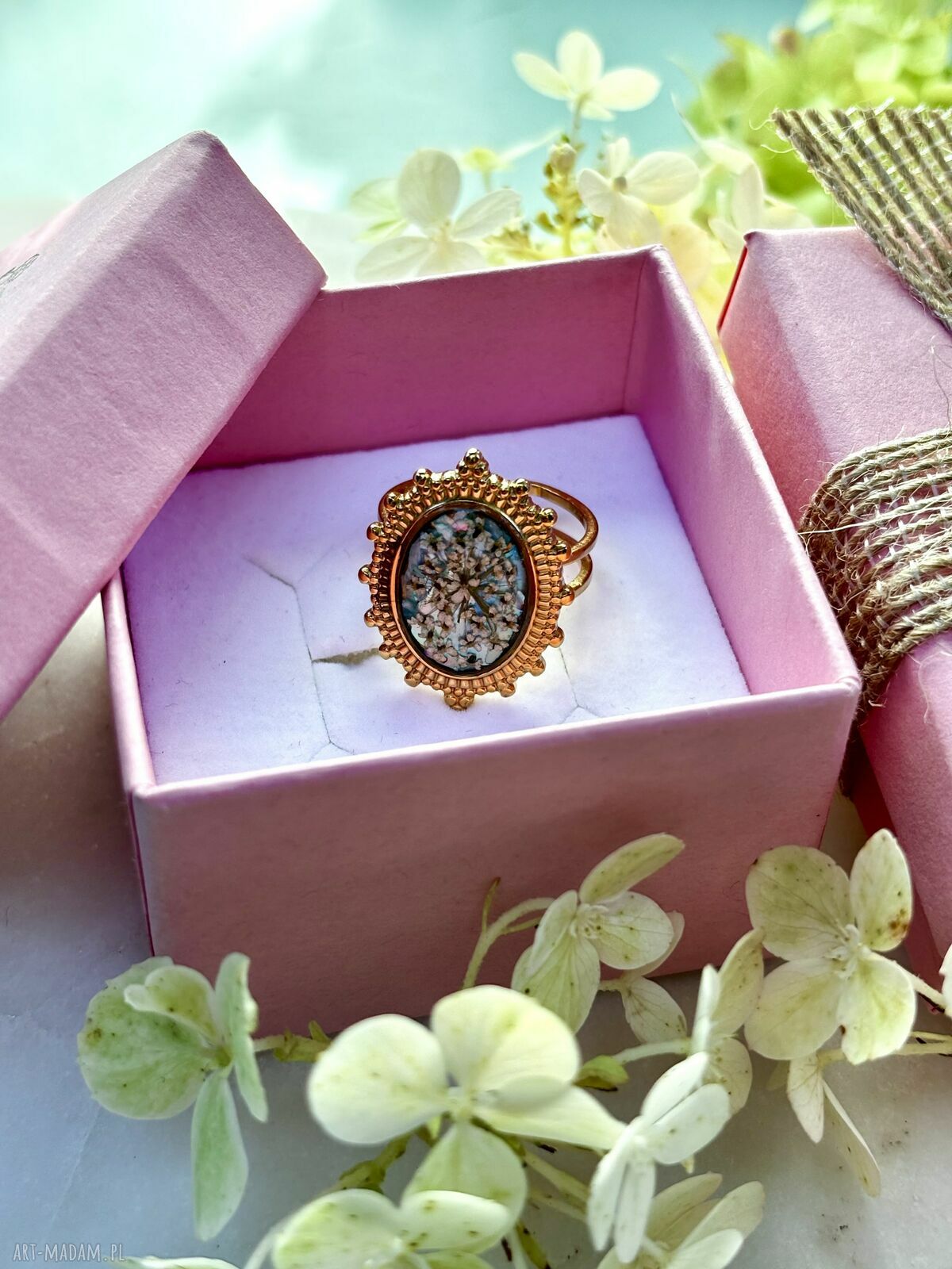 Ręcznie robiony pierścionek handmade dla kobiet