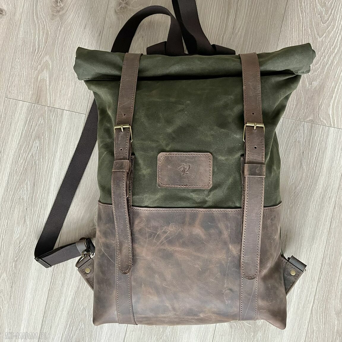 Brązowo-zielony plecak vintage handmade z woskowanej bawełny i skóry Crazy Horse