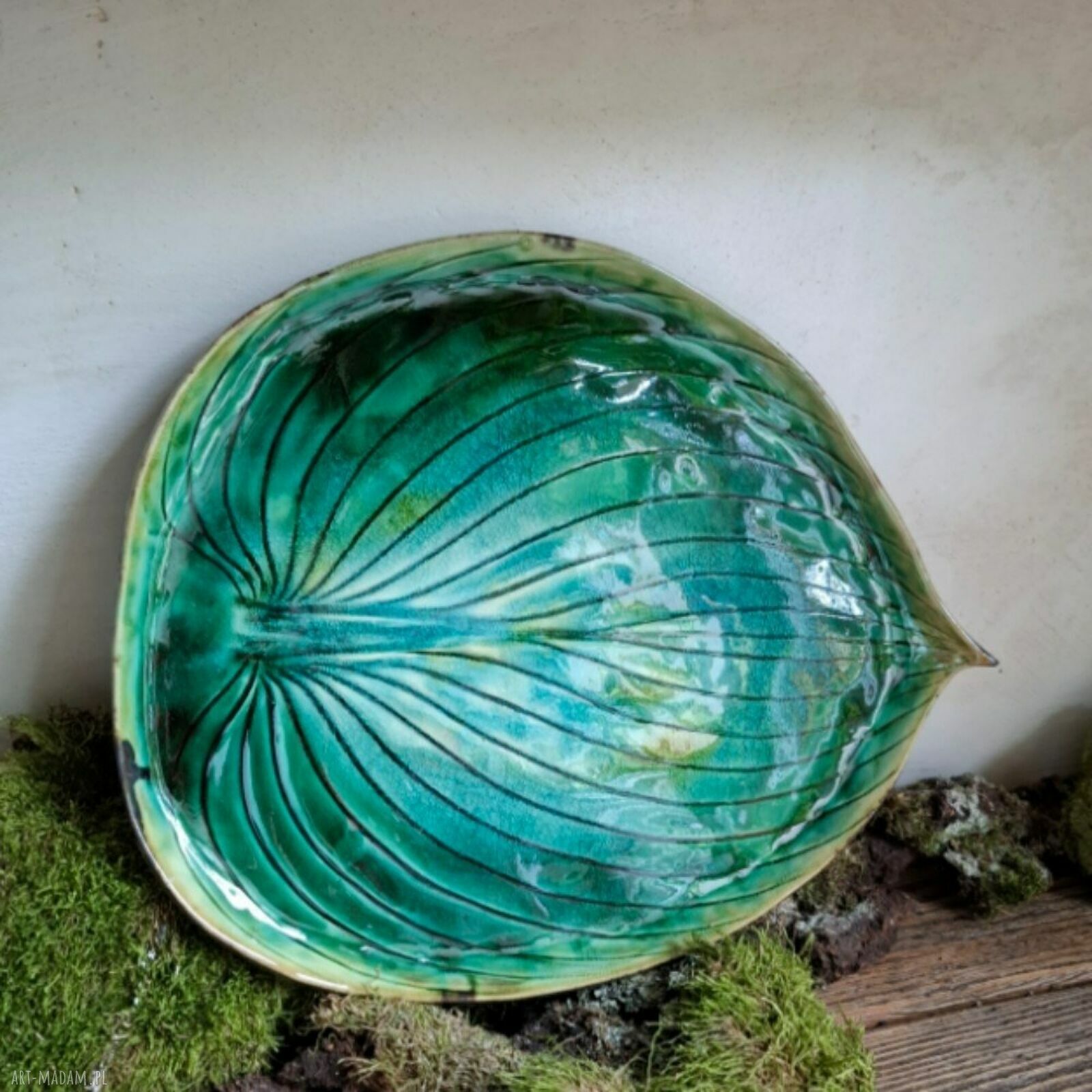 Duży talerz ceramiczny w kształcie liścia Funkiasty