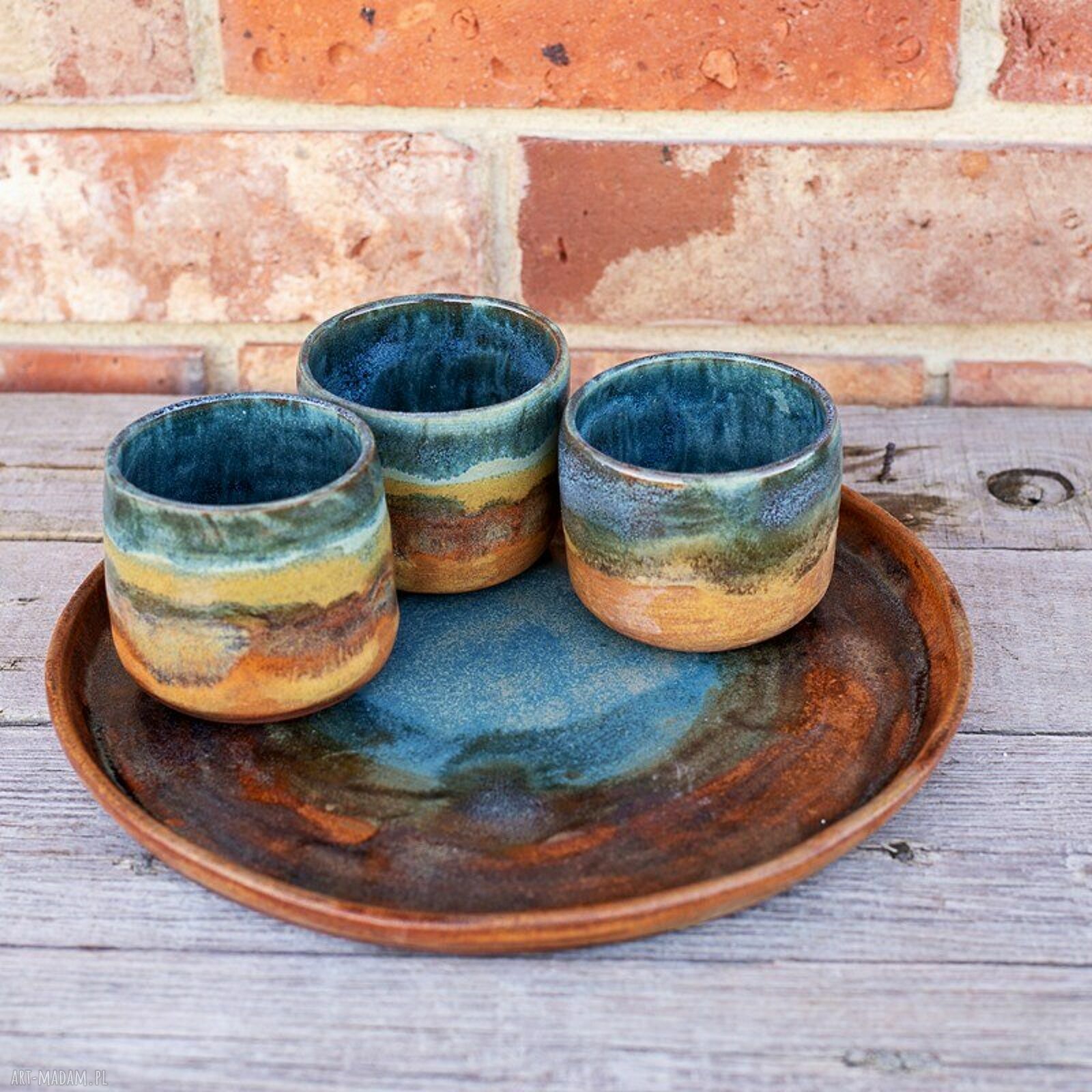 Duży talerz ceramiczny z 3 czarkami - rustykalna patera do serwowania