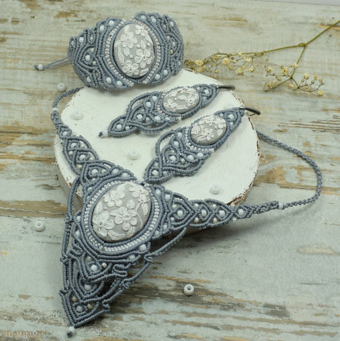 naszyjniki: Duży, unikatowy naszyjnik mikromakrama w odcieniach szarości i bieli ręczne