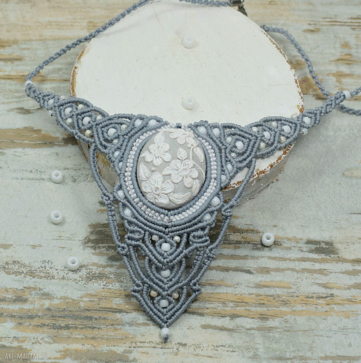 naszyjniki: Duży, unikatowy naszyjnik mikromakrama w odcieniach szarości i bieli ręczne
