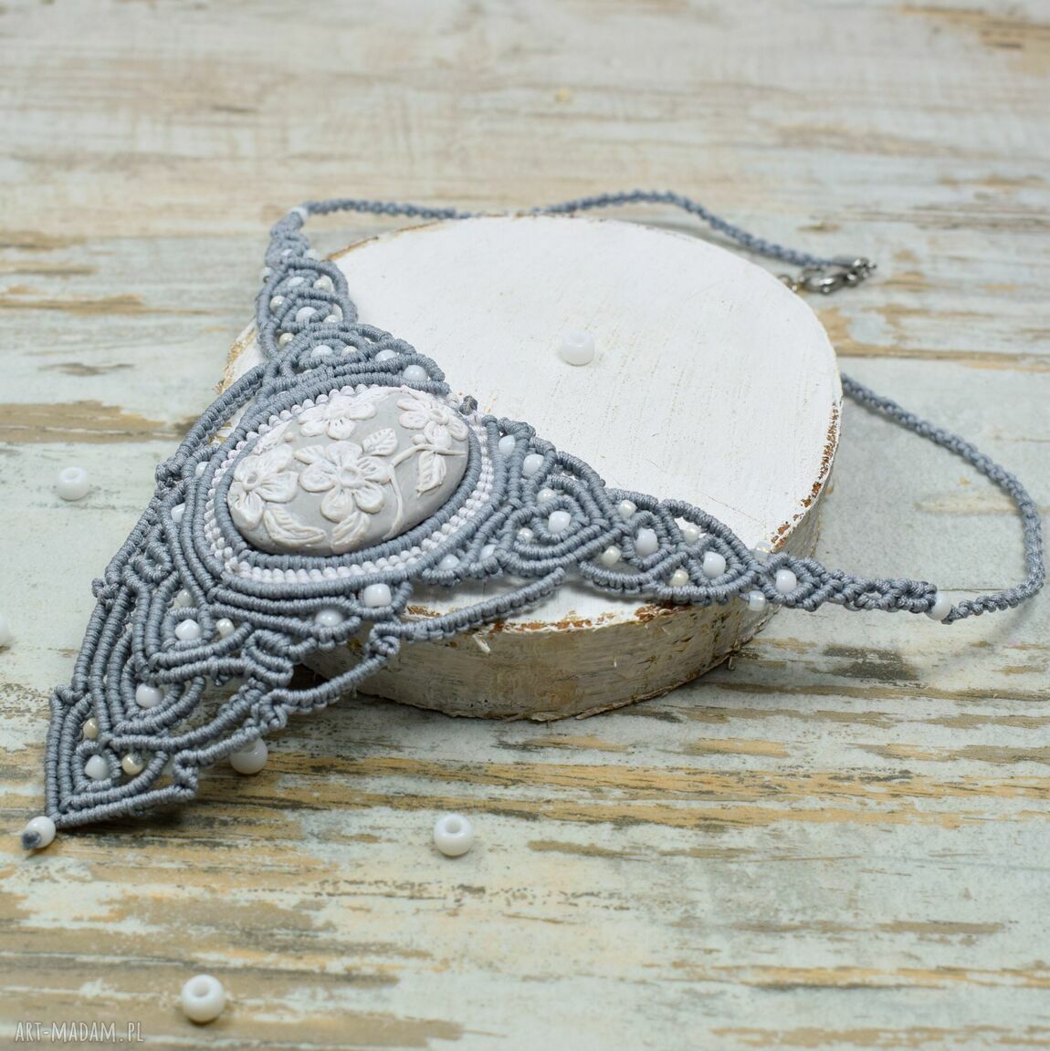 naszyjniki: Duży, unikatowy naszyjnik mikromakrama w odcieniach szarości i bieli ręczne