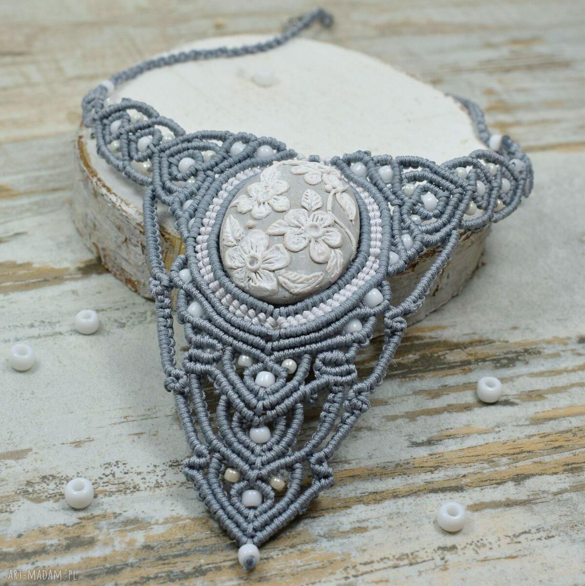 naszyjniki: Duży, unikatowy naszyjnik mikromakrama w odcieniach szarości i bieli ręczne