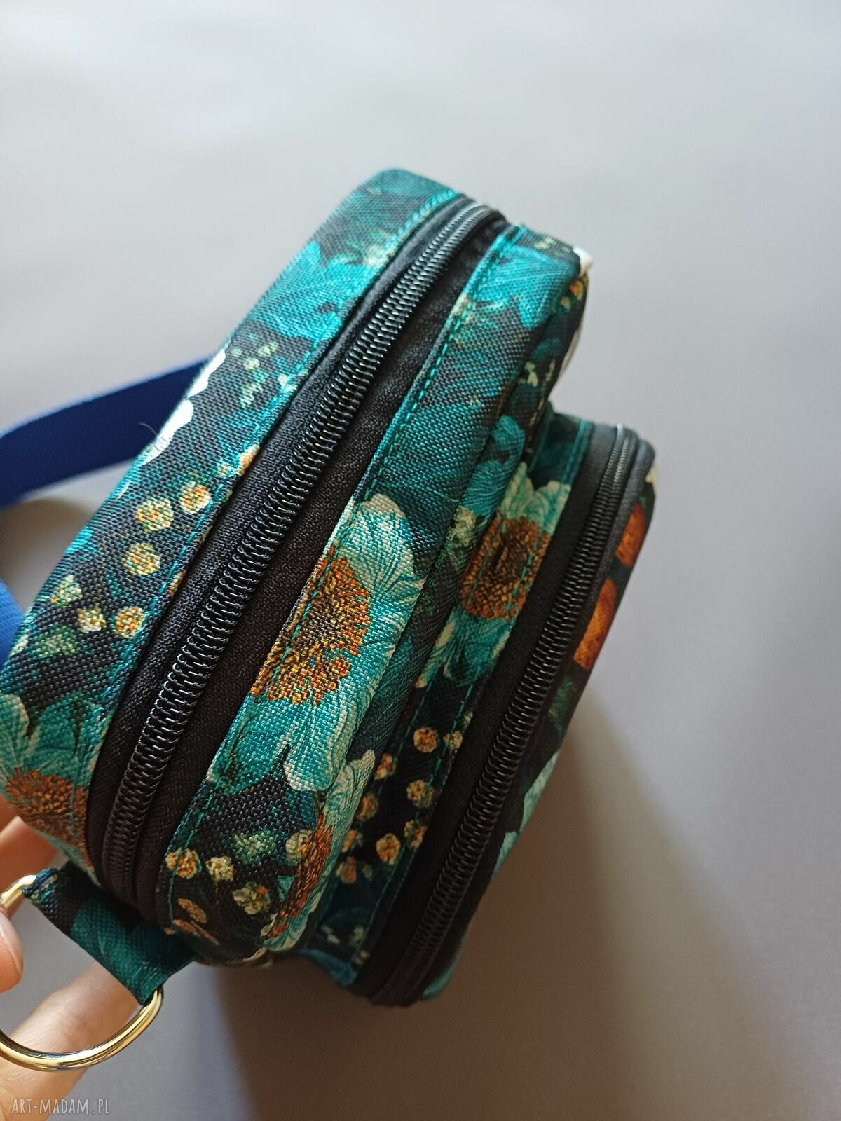 Torebka dwukomorowa w kwiaty na ramię - wodoodporna mini saszetka