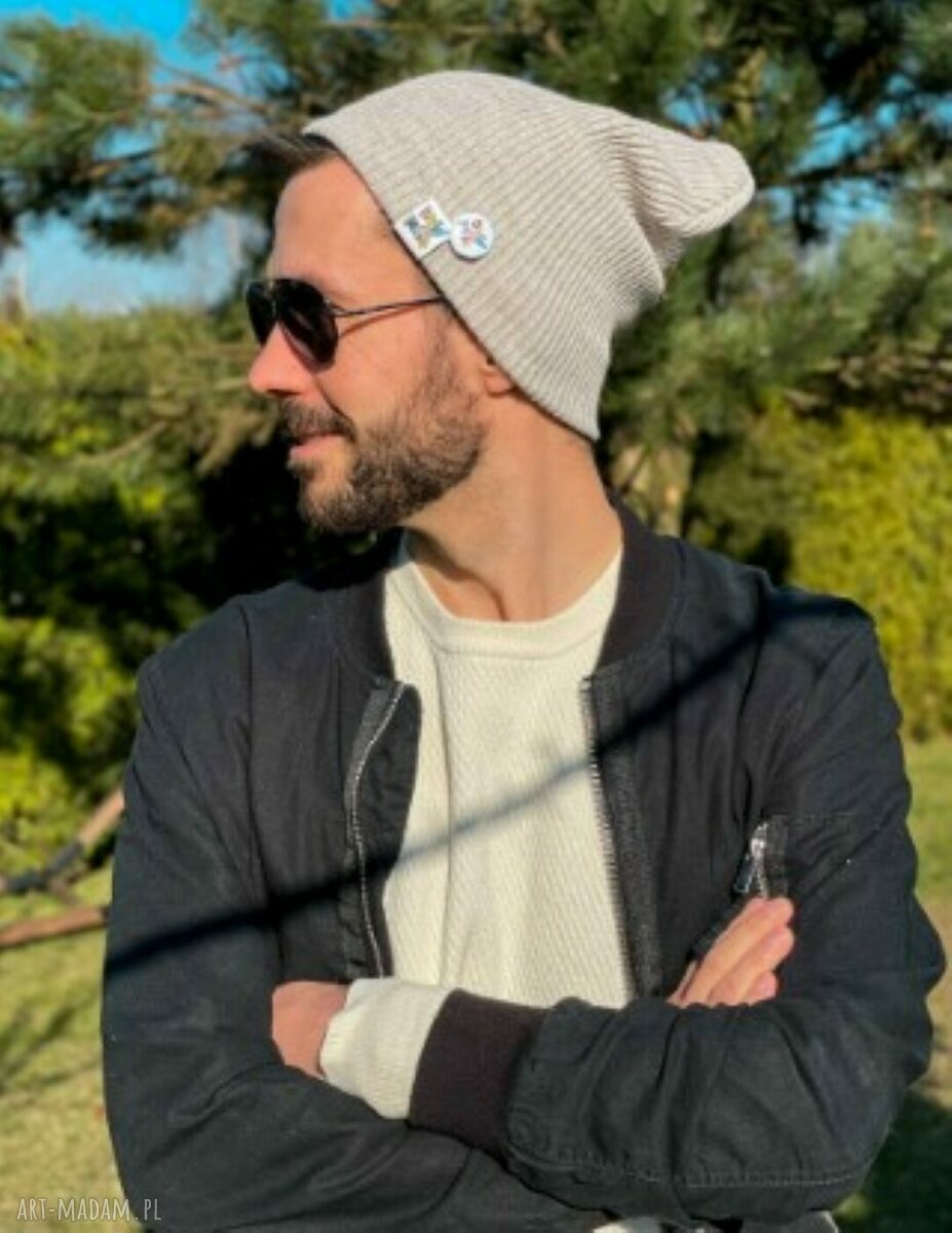 Czapka dwustronna wywijana beanie w kolorze jasny beż