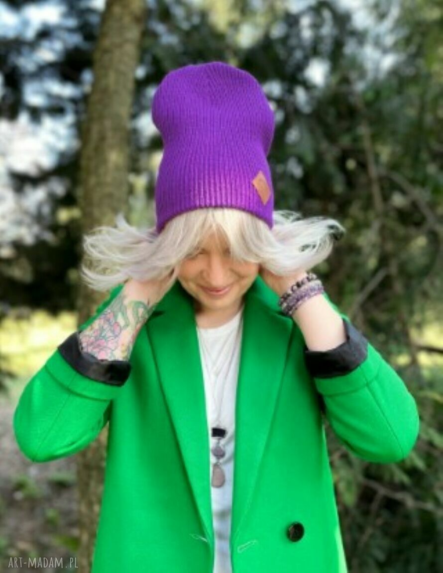 Czapka dwustronna beanie fioletowa z logo z ekoskórki - wywijana Brain Inside