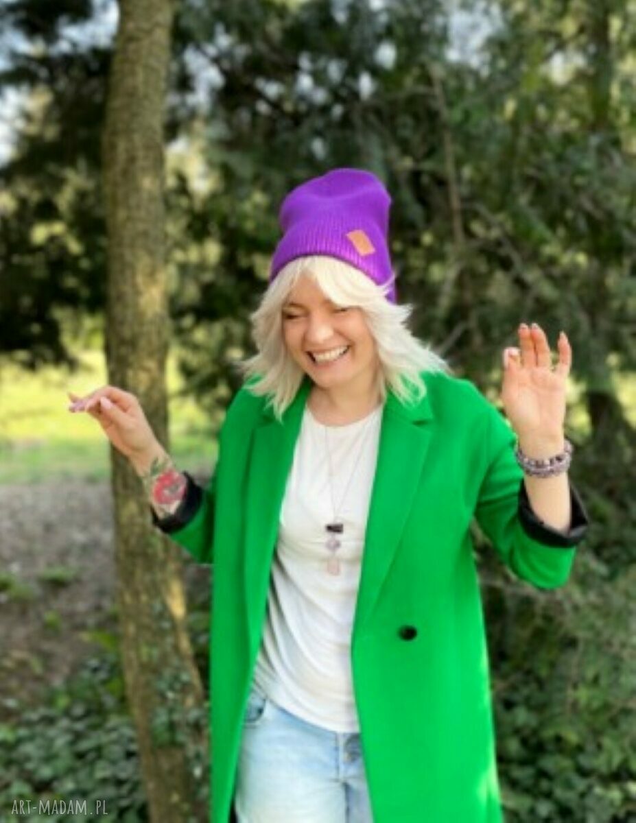 Czapka dwustronna beanie fioletowa z logo z ekoskórki - wywijana Brain Inside
