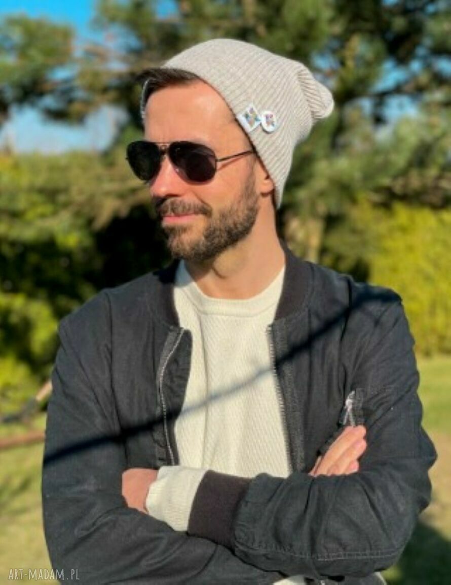 Czapka dwustronna wywijana beanie w kolorze jasny beż