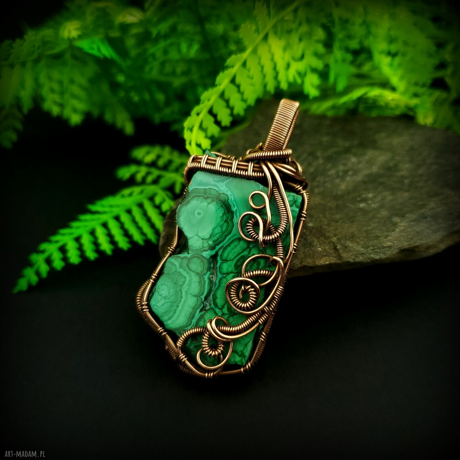 Dwustronny wisior z malachitem - miedziany wire wrapping