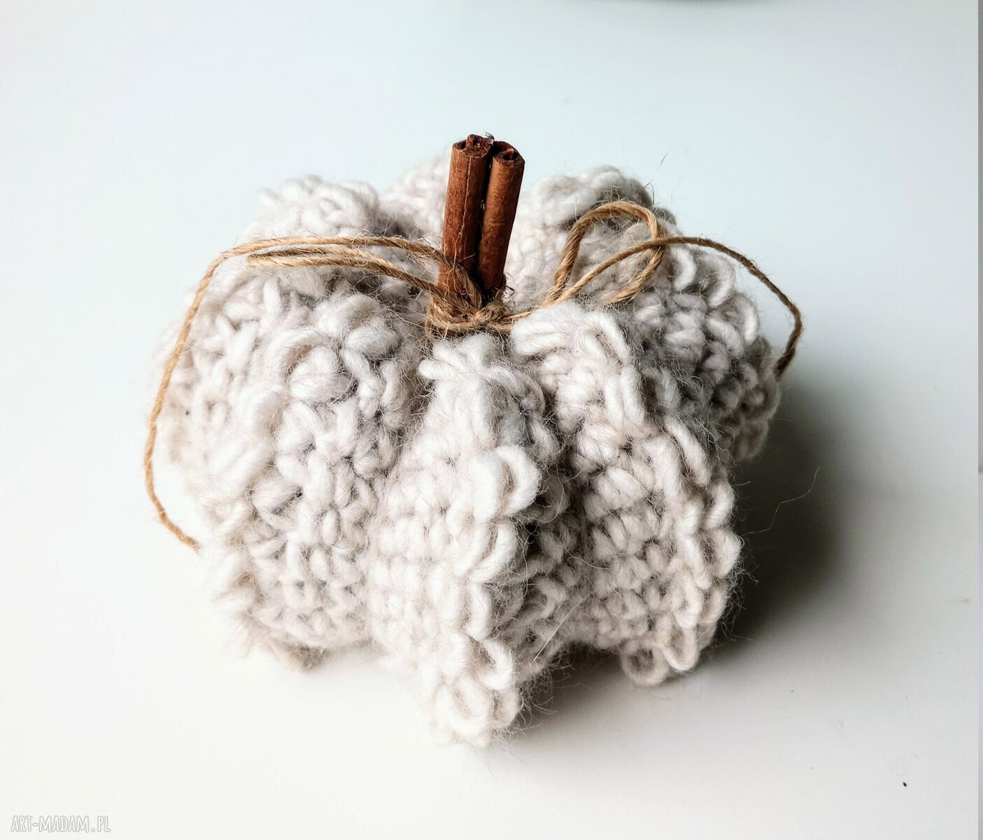 Dynia fantazyjna szydełkowa - jesienna dekoracja handmade z cynamonowym ogonkiem