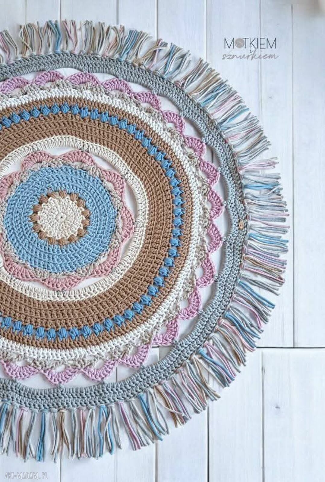 Ręcznie wykonany okrągły dywan boho ze sznurka bawełnianego 155 cm