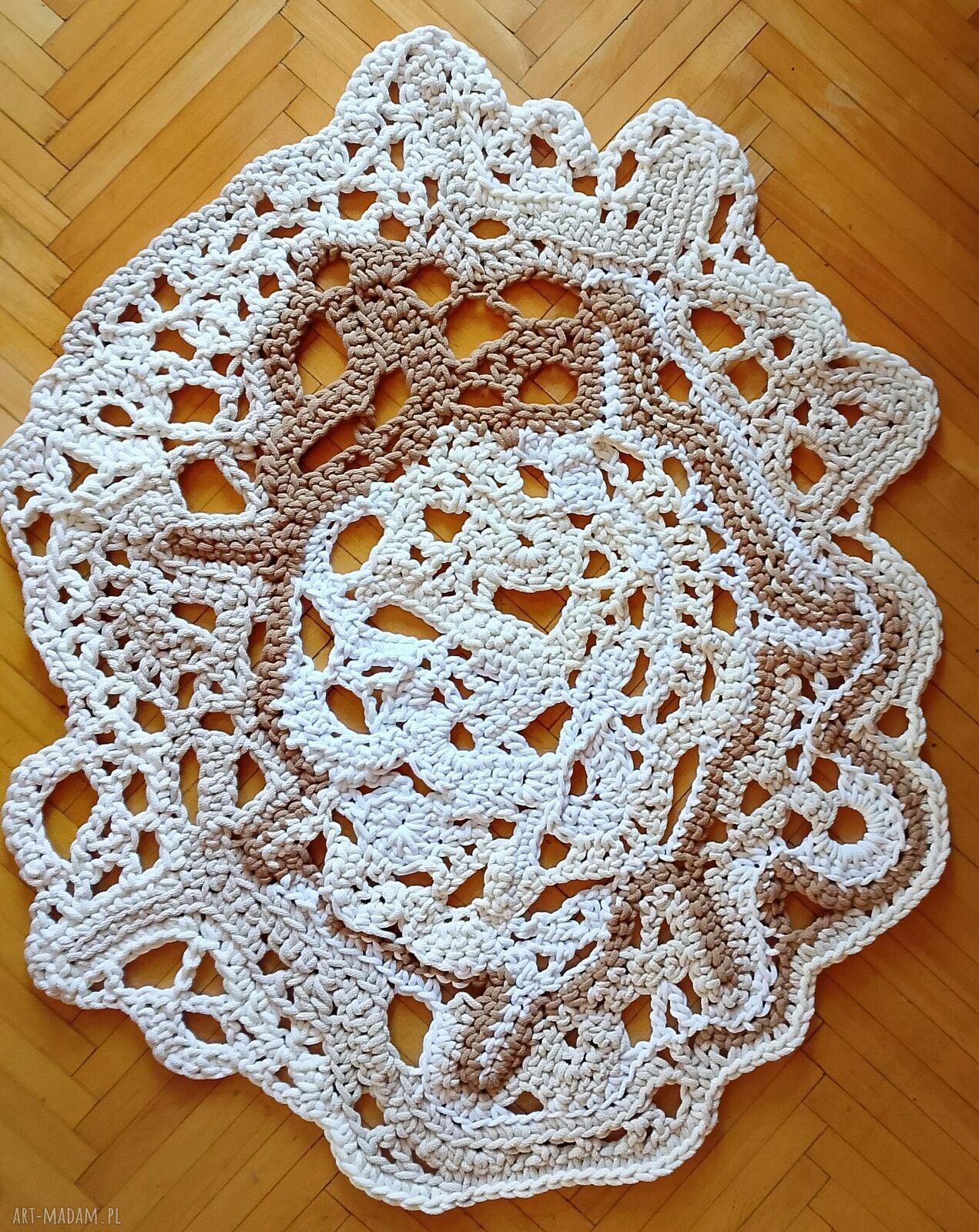 Dywan Freeform w kolorach ziemi - rękodzieło z bawełny