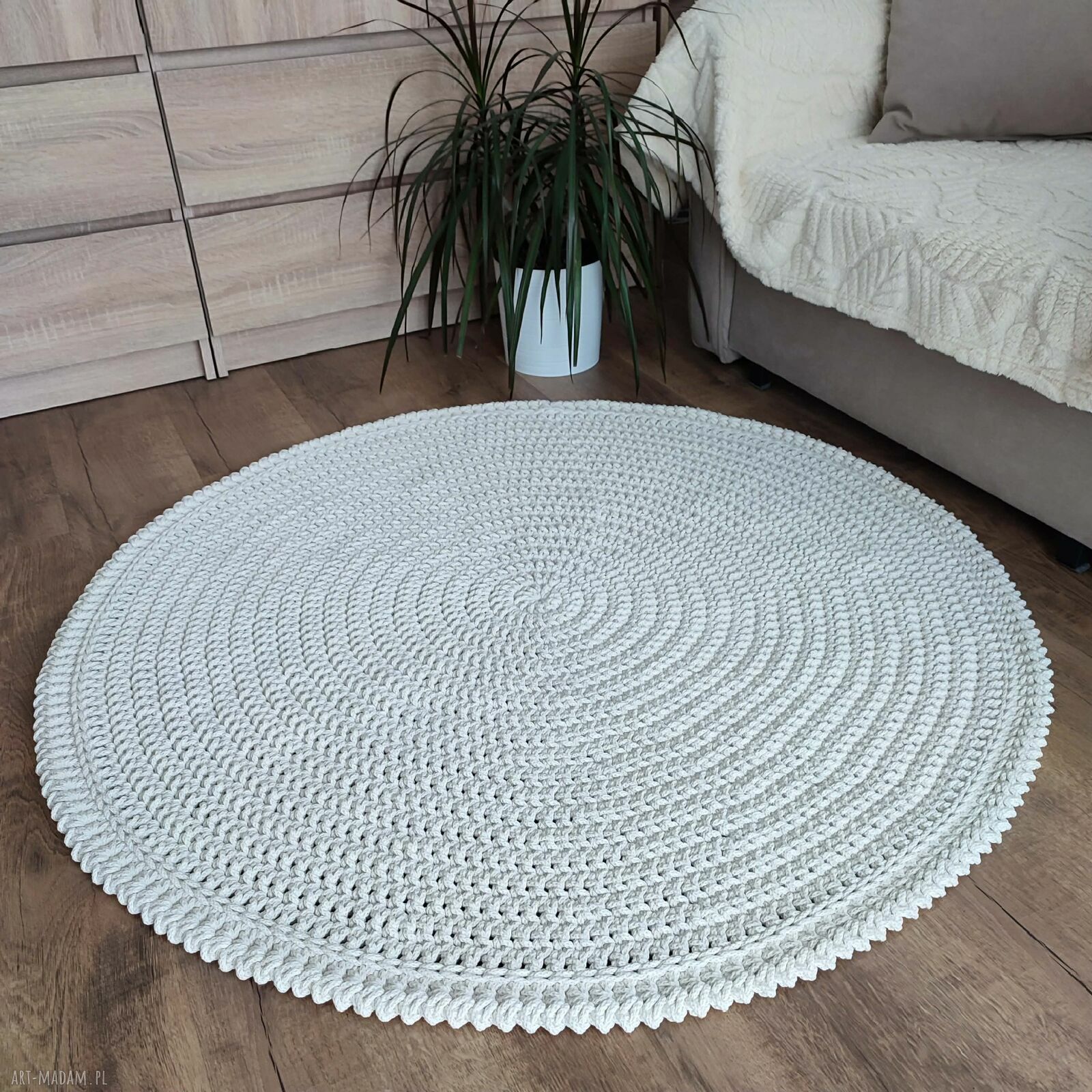 Ręcznie szydełkowany dywan okrągły ze sznurka bawełnianego 125 cm