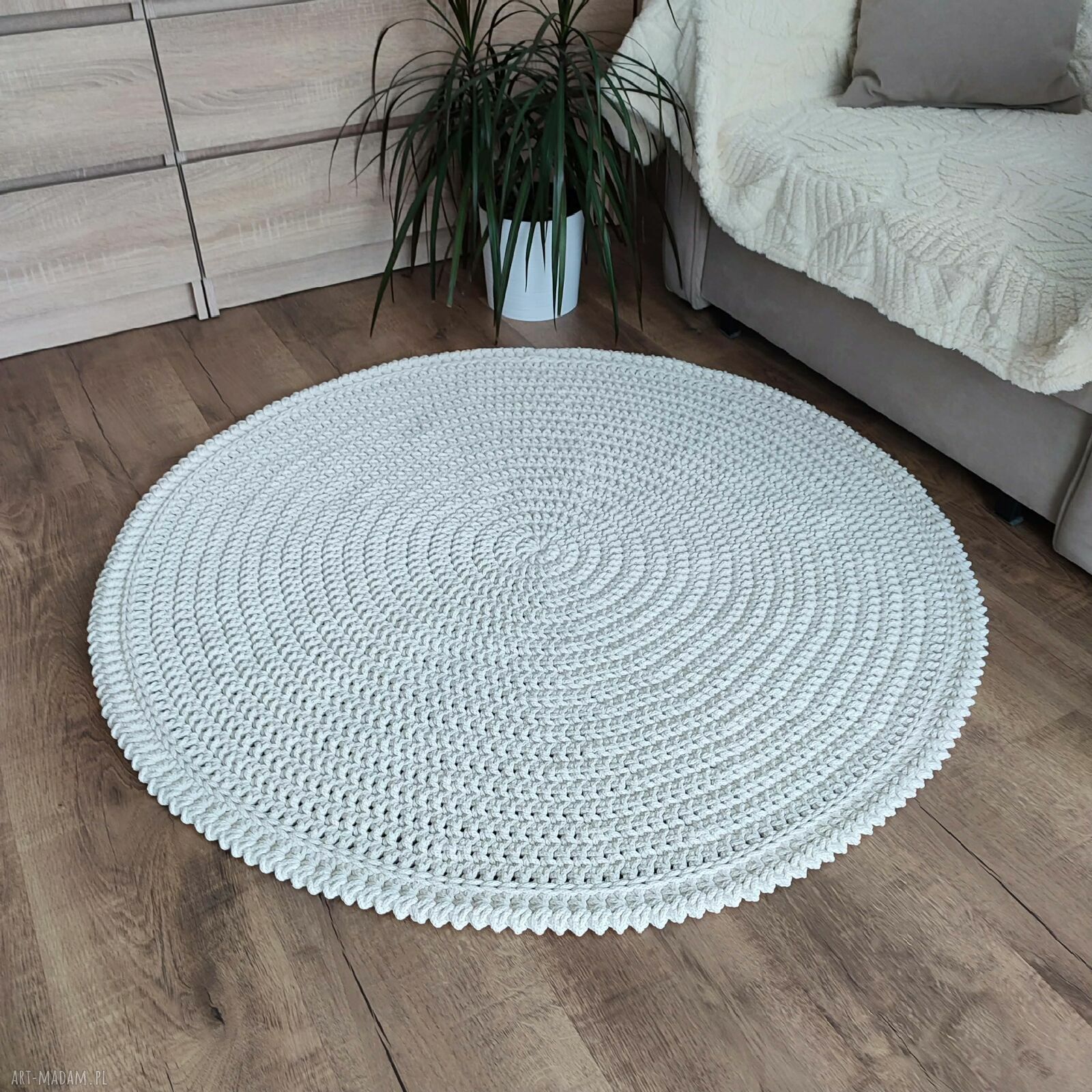 Ręcznie szydełkowany dywan okrągły ze sznurka bawełnianego 125 cm