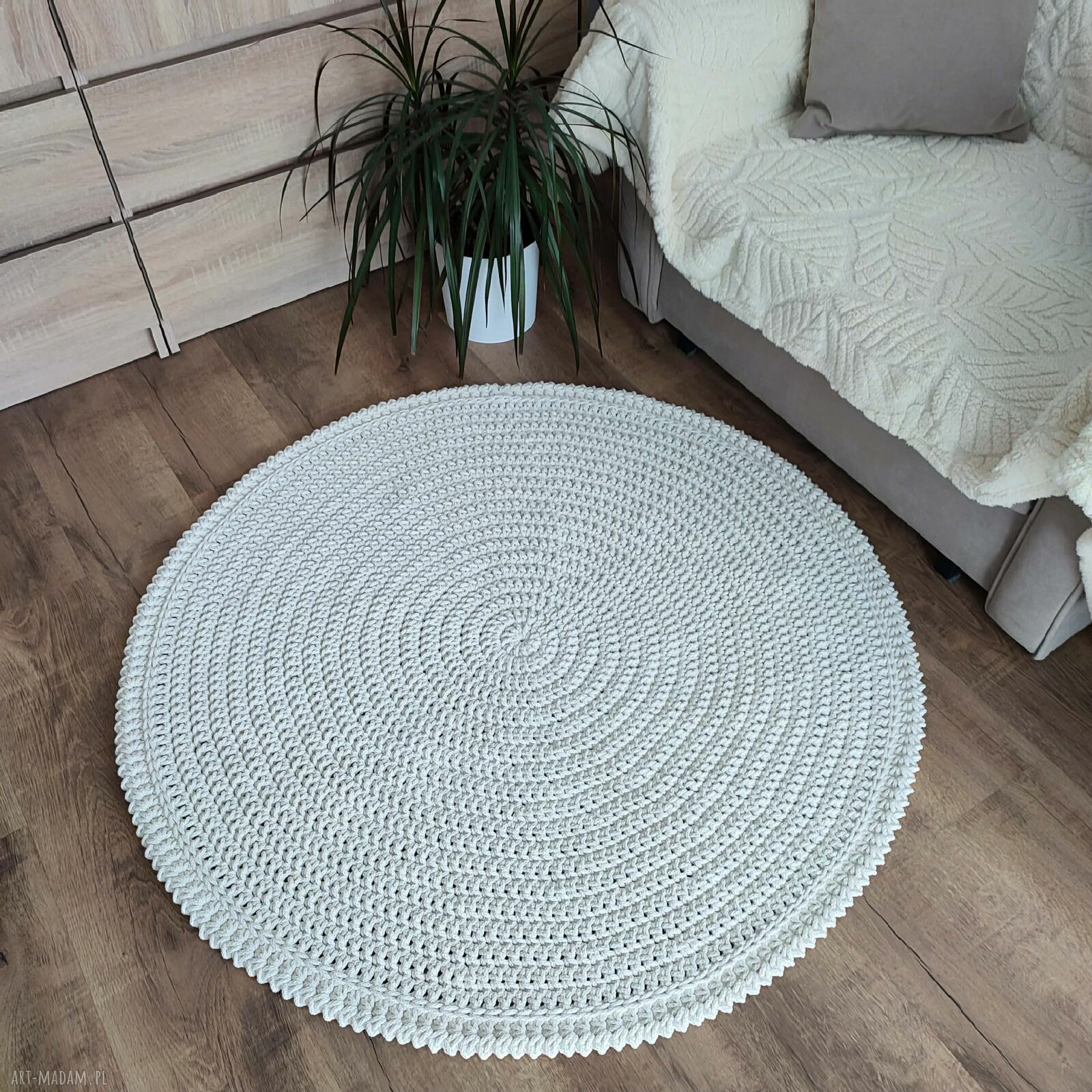 Ręcznie szydełkowany dywan okrągły ze sznurka bawełnianego 125 cm