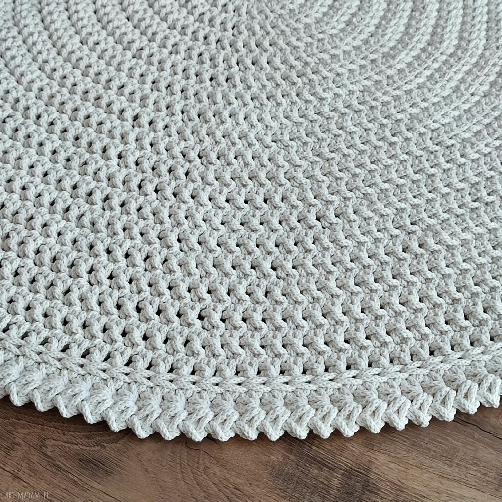 Ręcznie szydełkowany dywan okrągły ze sznurka bawełnianego 125 cm