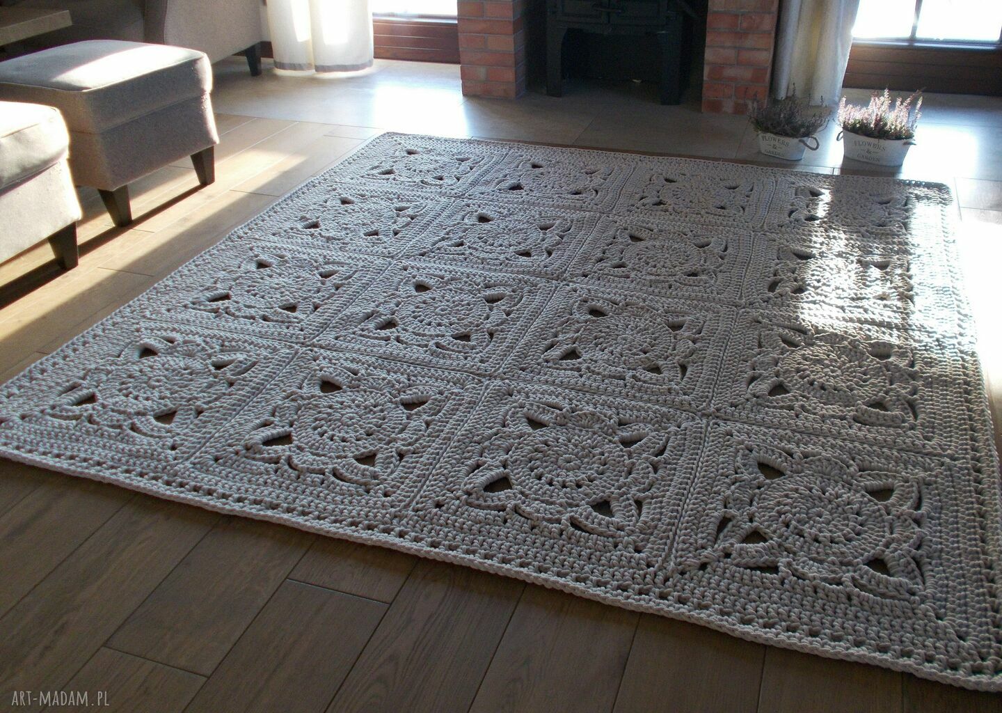 Dywan Ornament 220x220 cm w ciepłym beżu - ręcznie robiony z bawełnianego sznurka