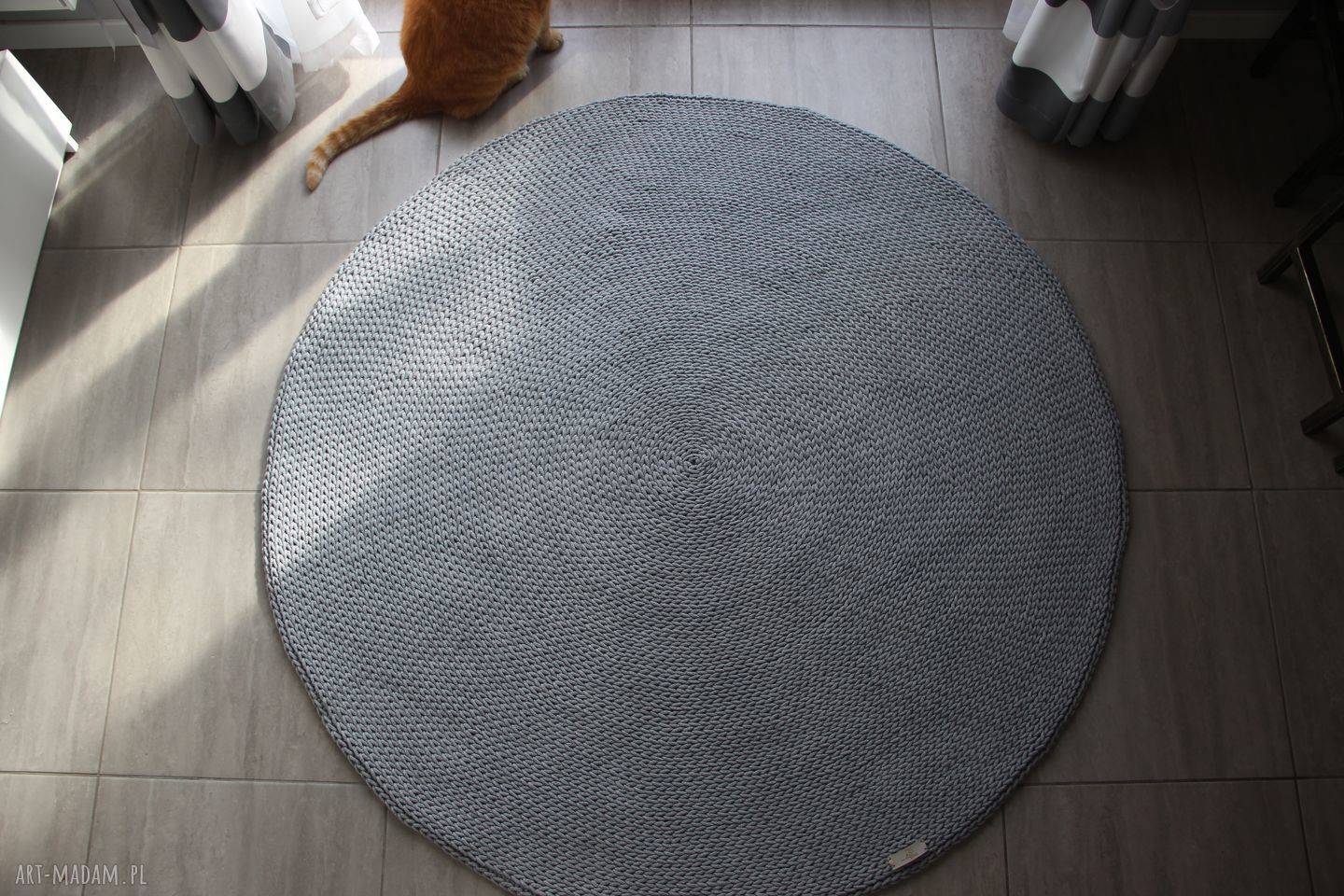 Dywan okrągły ROUND BRAID 140 cm, ręcznie szydełkowany ze sznurka bawełnianego 5 mm