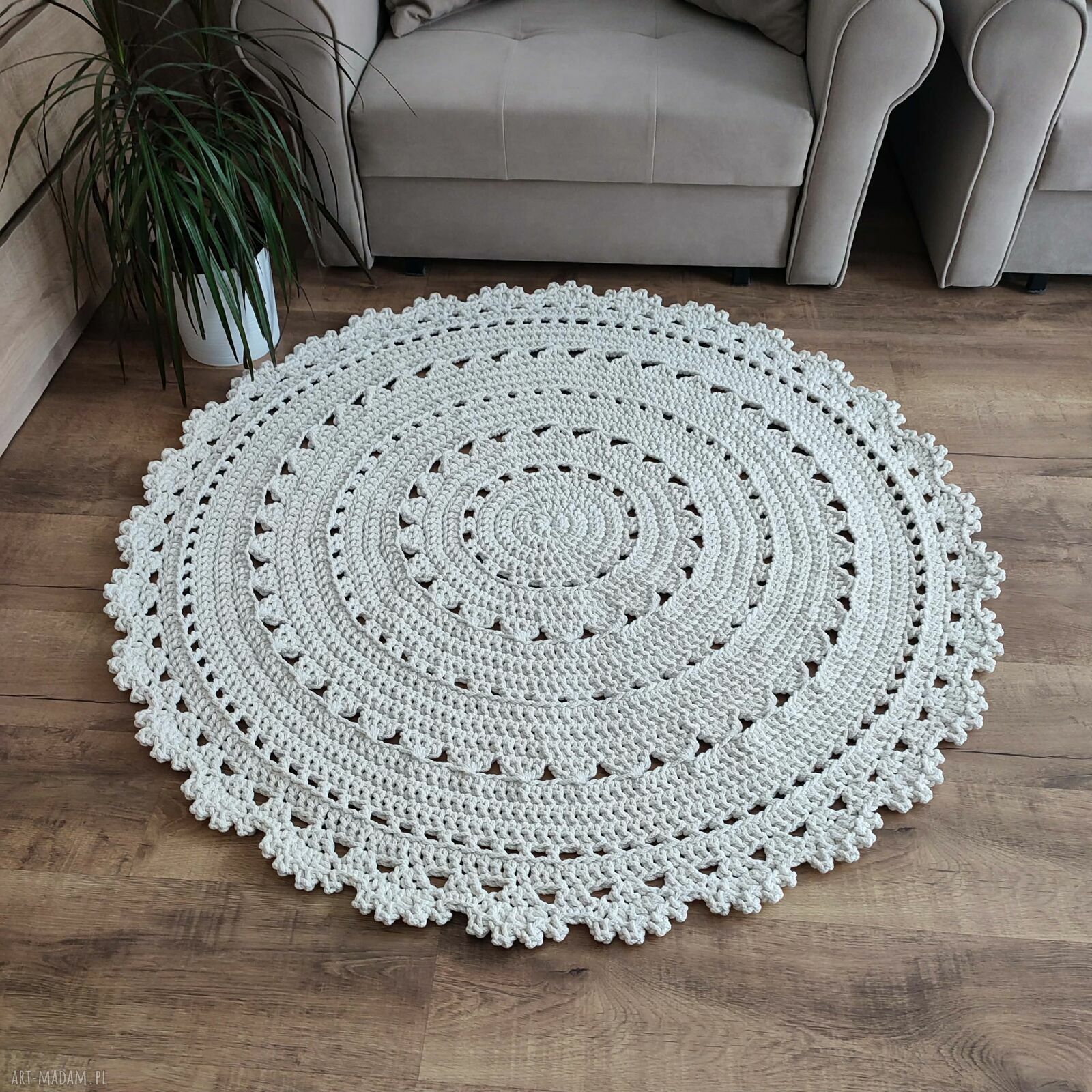 Okrągły dywan szydełkowy ze sznurka bawełnianego 130 cm