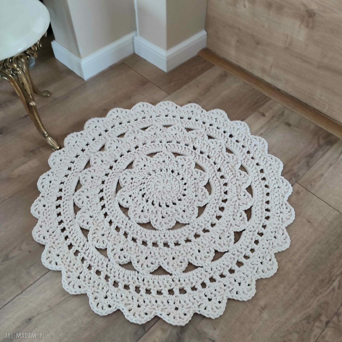 Ręcznie szydełkowany dywan okrągły ze sznurka bawełnianego 80 cm
