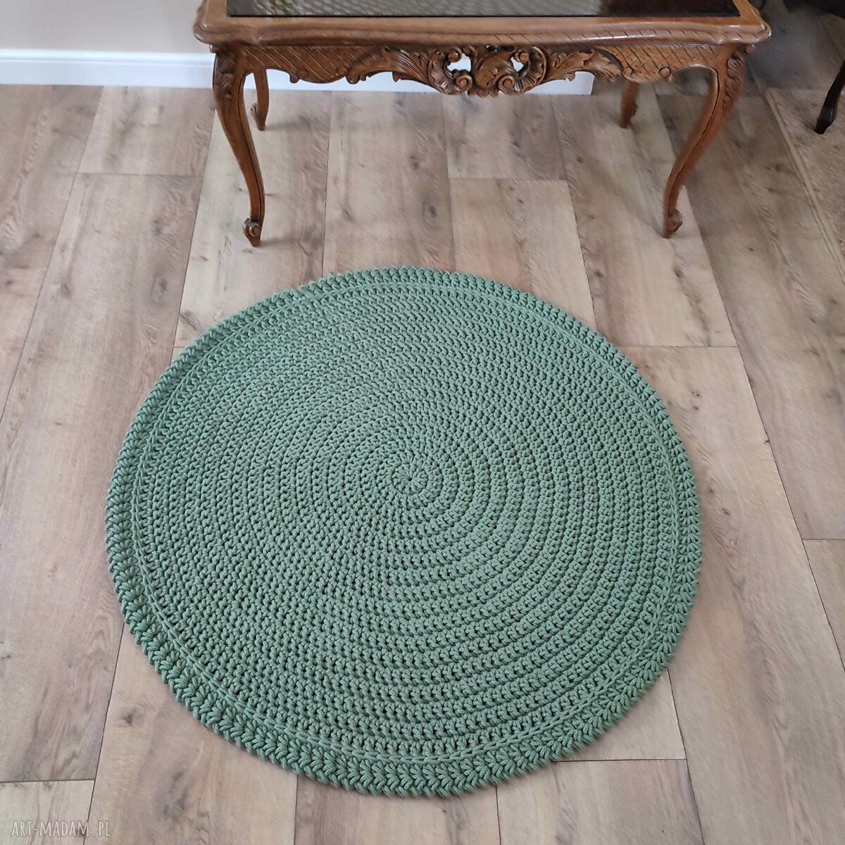 Okrągły dywan szydełkowy ze sznurka bawełnianego 100 cm w stylu boho