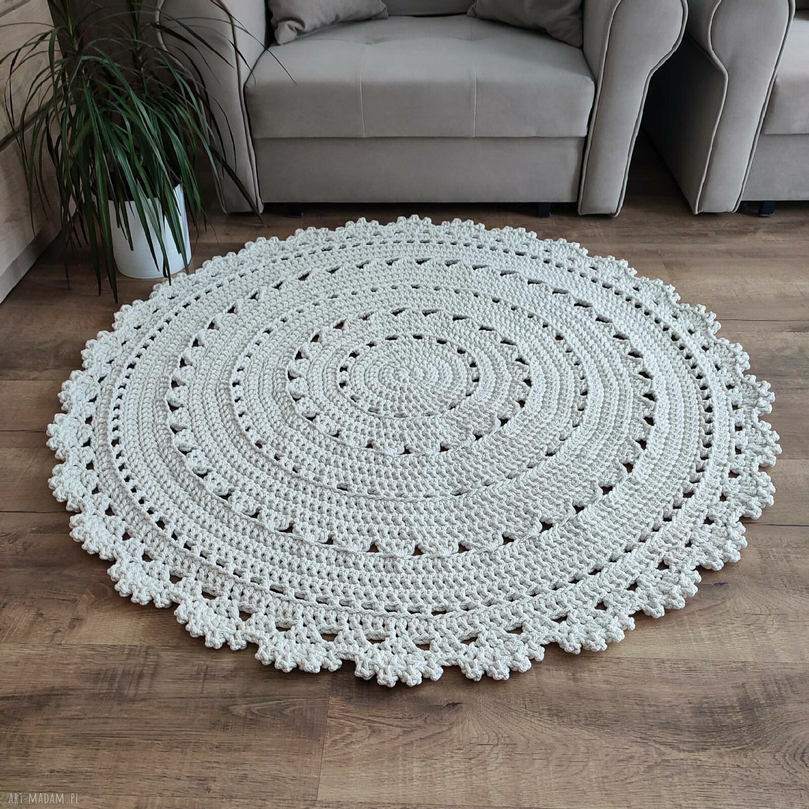 Okrągły dywan szydełkowy ze sznurka bawełnianego 130 cm