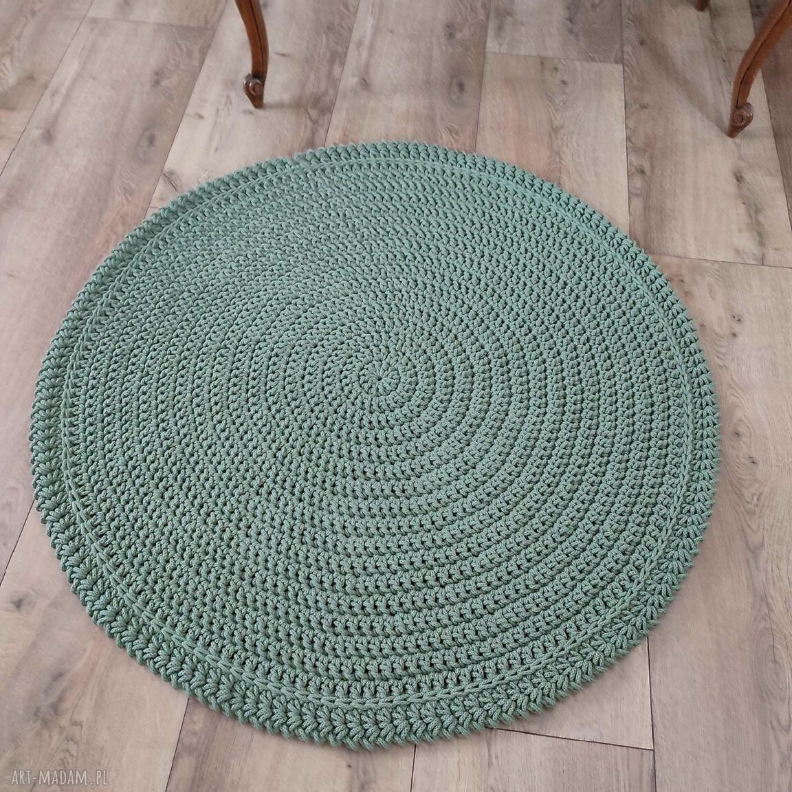 Okrągły dywan szydełkowy ze sznurka bawełnianego 100 cm w stylu boho