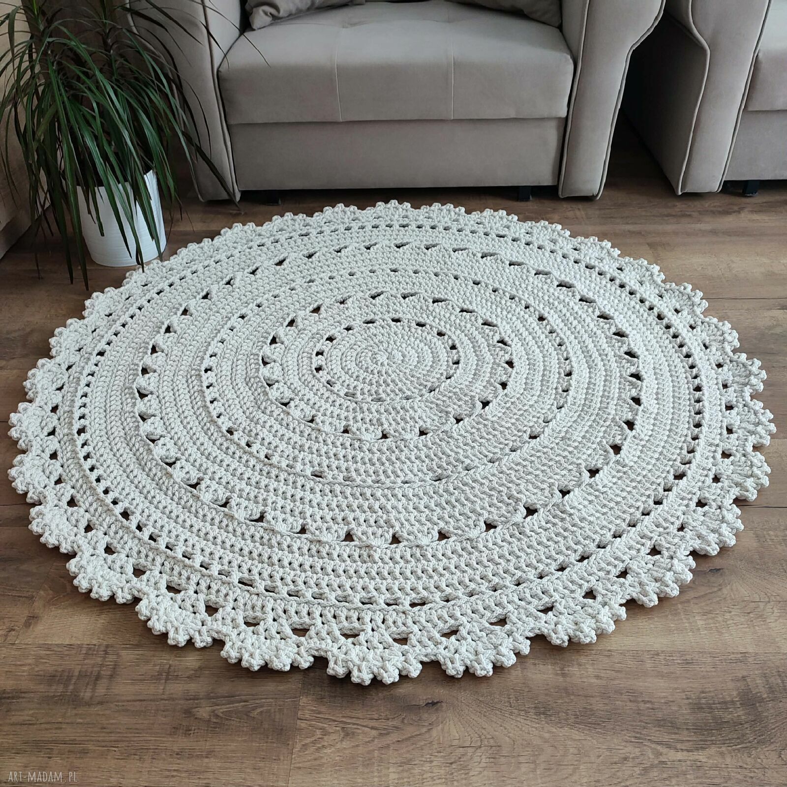 Okrągły dywan szydełkowy ze sznurka bawełnianego 130 cm