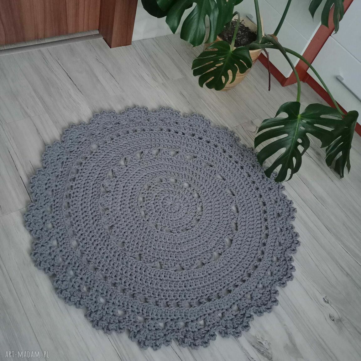 Ręcznie szydełkowany dywan z bawełnianego sznurka 90 cm - Misz-Masz Dorota