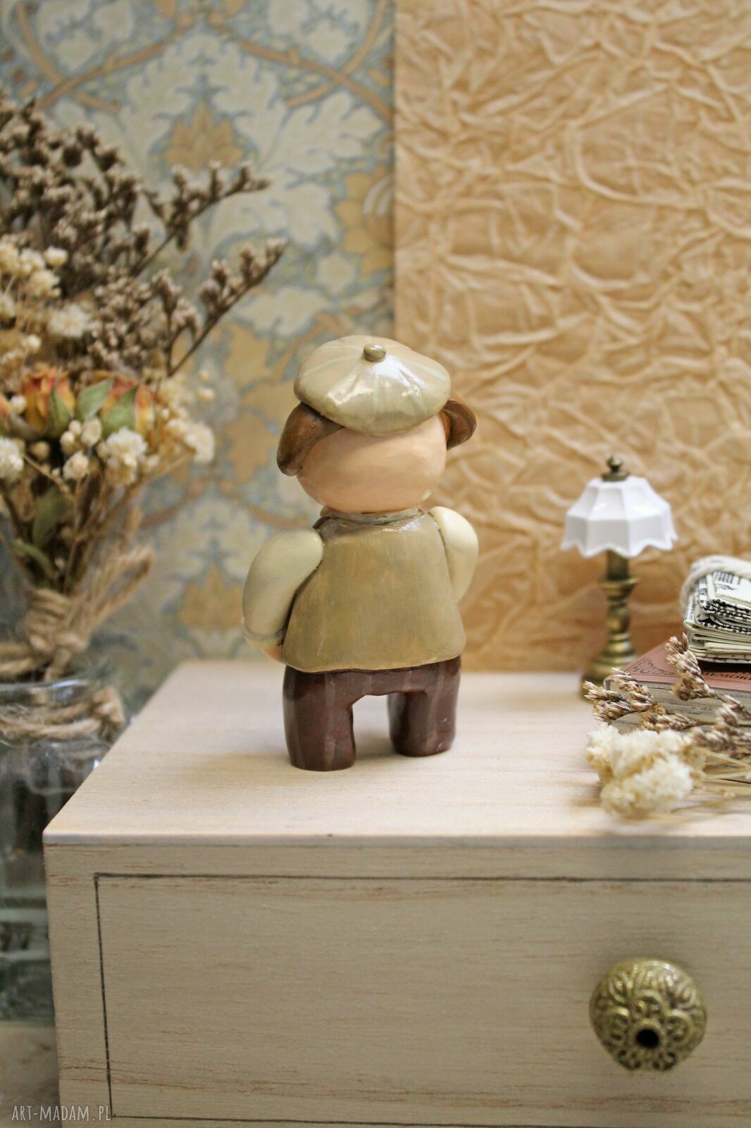Dziadek Mops - retro figurka kolekcjonerska handmade z gliny polimerowej