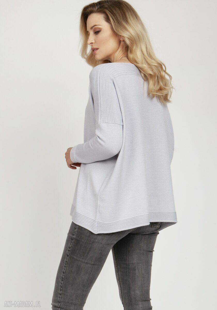 Dzianinowa bluza SWE222 MKM - szary oversize z dekoltem w łódkę