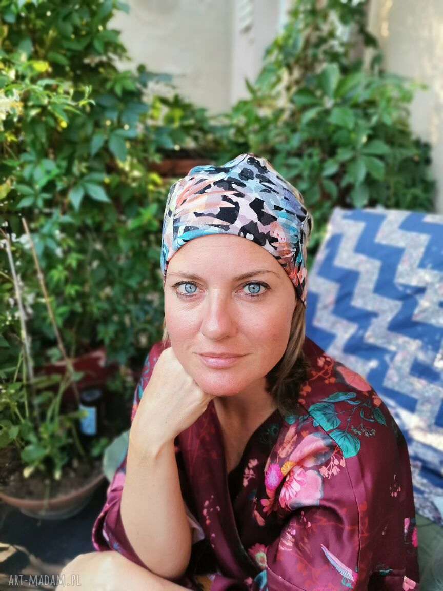 Jesienna czapka dzianinowa na podszewce z etno printem - handmade
