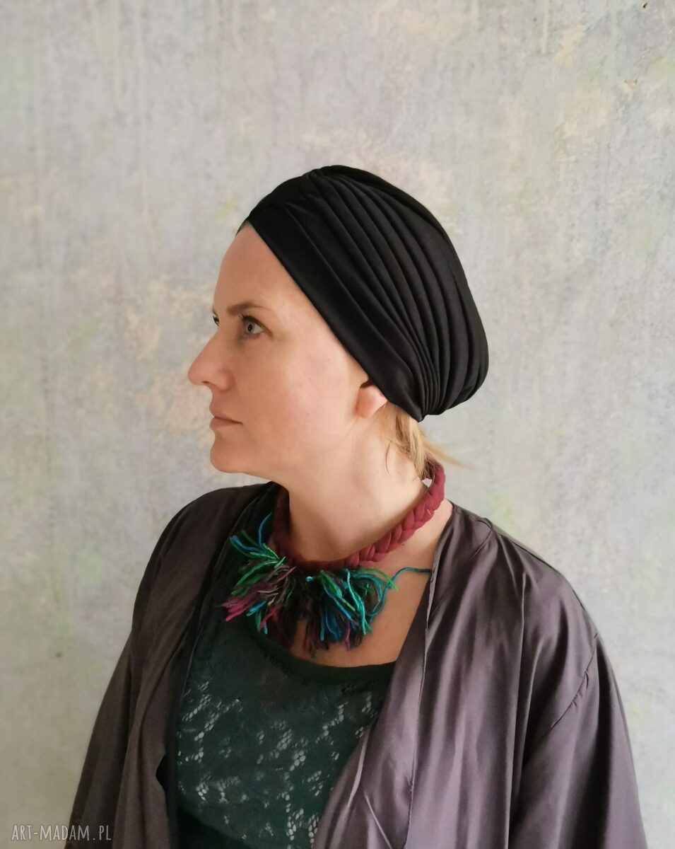 Kolorowy naszyjnik dzianinowy szmatkowy Boho Frida - zakładany przez głowę z frędzlami