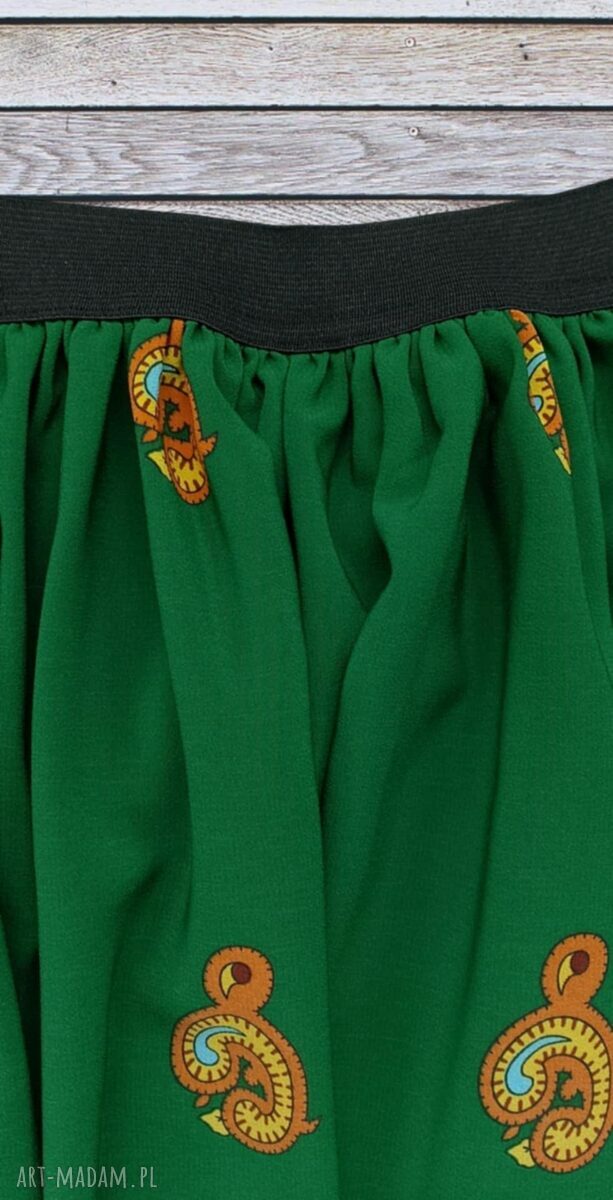 Handmade zielona spódniczka dziecięca na wiosnę i lato