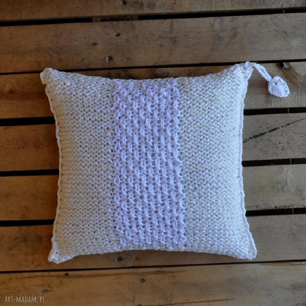Dziergana poszewka poduszka biała stworzenia przytulnej