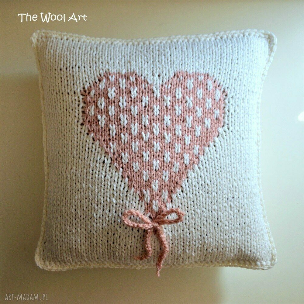 pokoik dziecka: dziergana poszewka z sercem Handmade