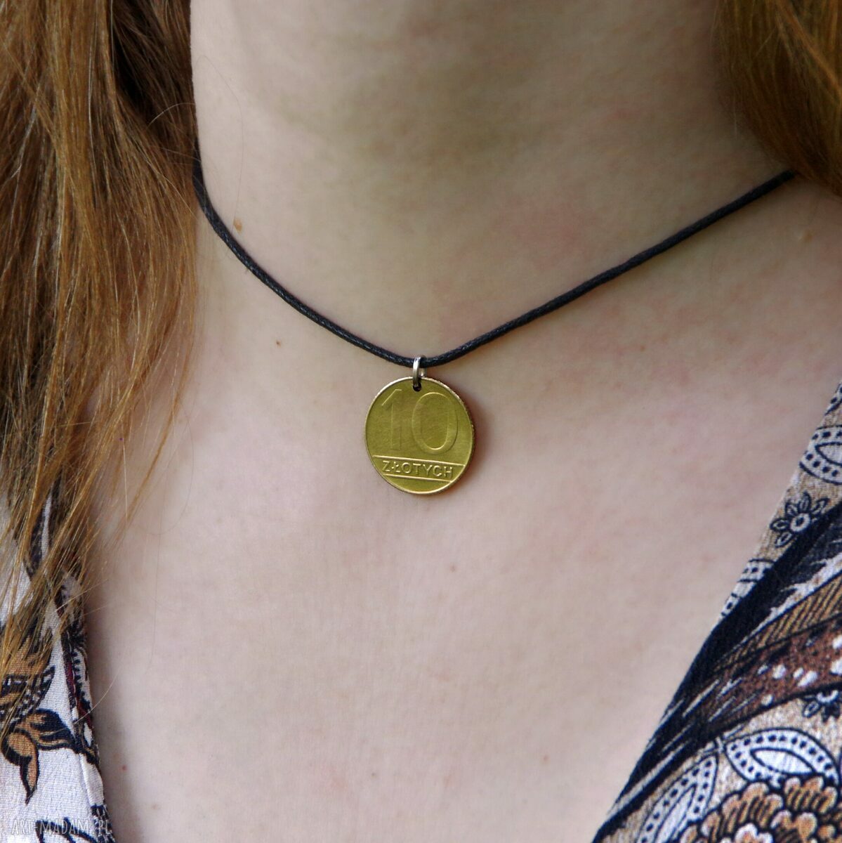 Dziesiątka: wisiorek z monety 10 zł - lekki, minimalistyczny wisior handmade