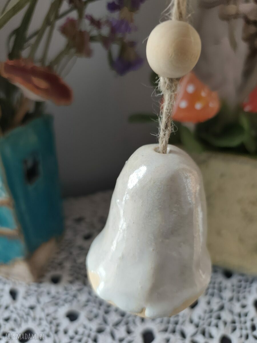 Perłowy dzwoneczek ceramiczny - świąteczna dekoracja i prezent 6 cm