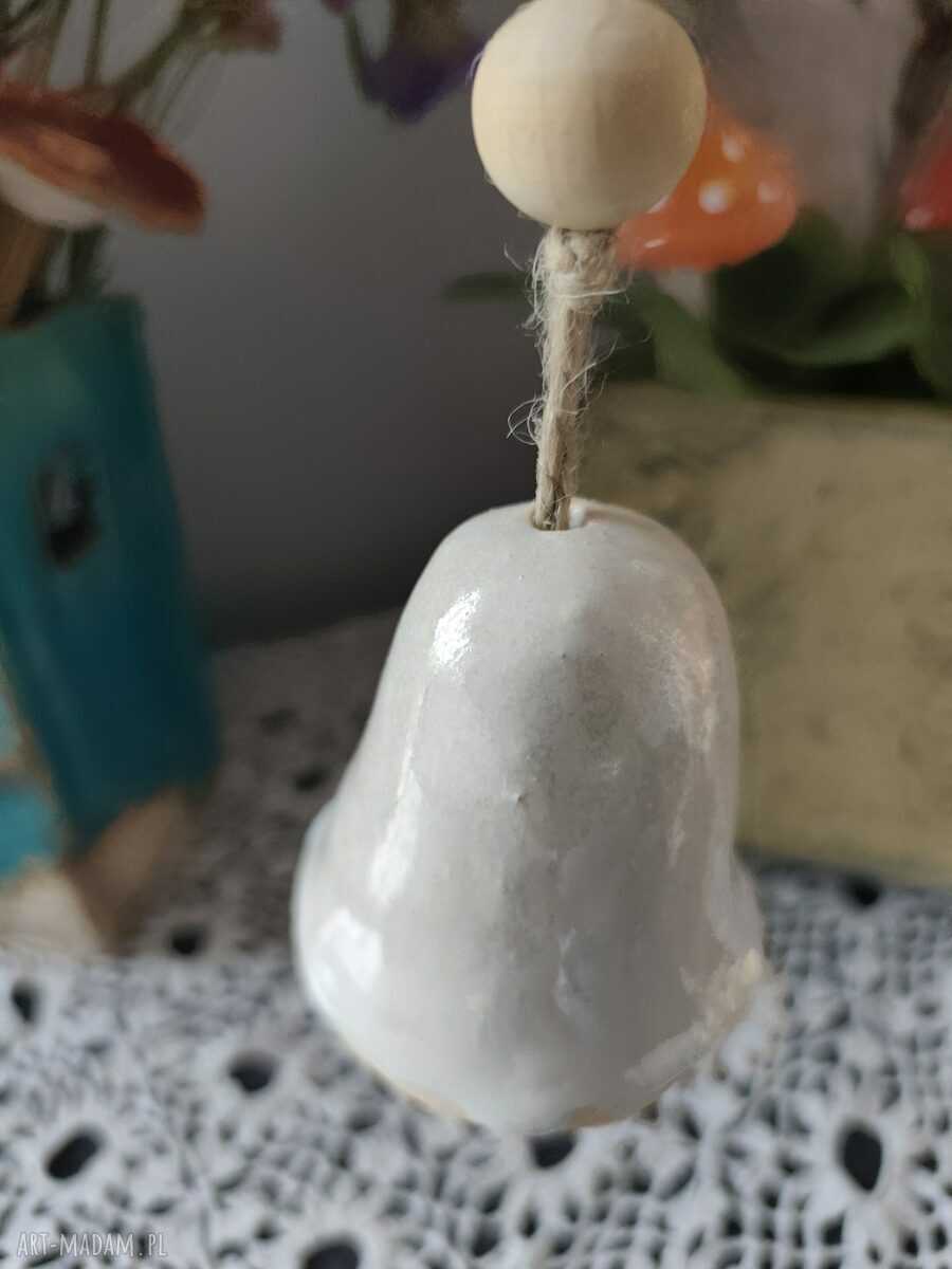 Perłowy dzwoneczek ceramiczny - świąteczna dekoracja i prezent 6 cm