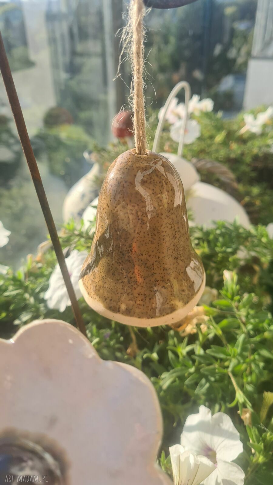 Dzwoneczek ceramiczny beżowo-brązowy