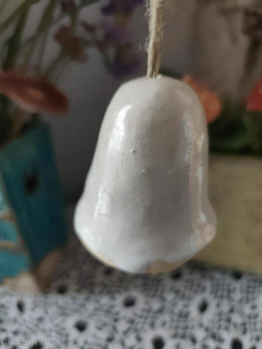 Perłowy dzwoneczek ceramiczny - świąteczna dekoracja i prezent 6 cm