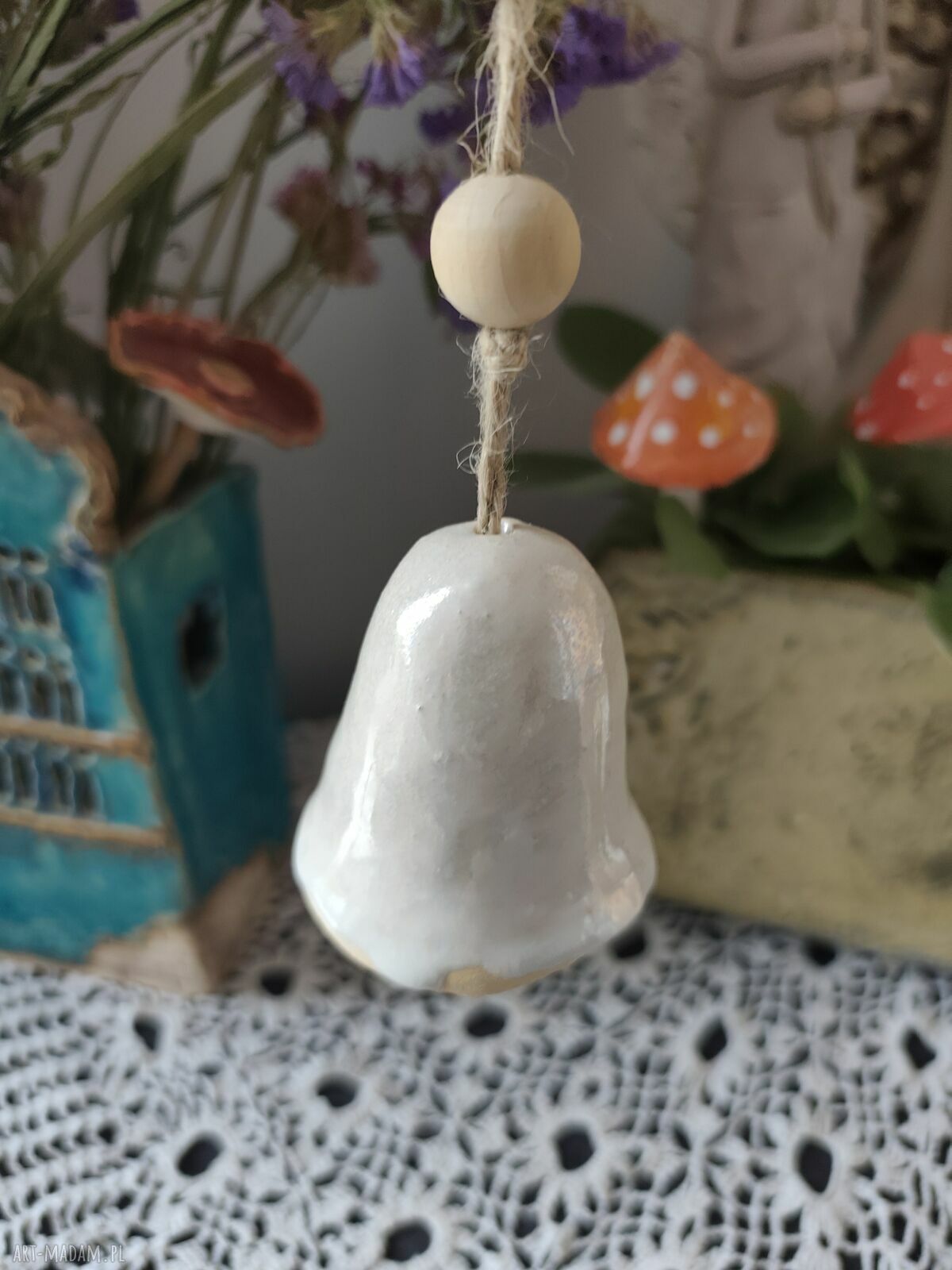 Perłowy dzwoneczek ceramiczny - świąteczna dekoracja i prezent 6 cm