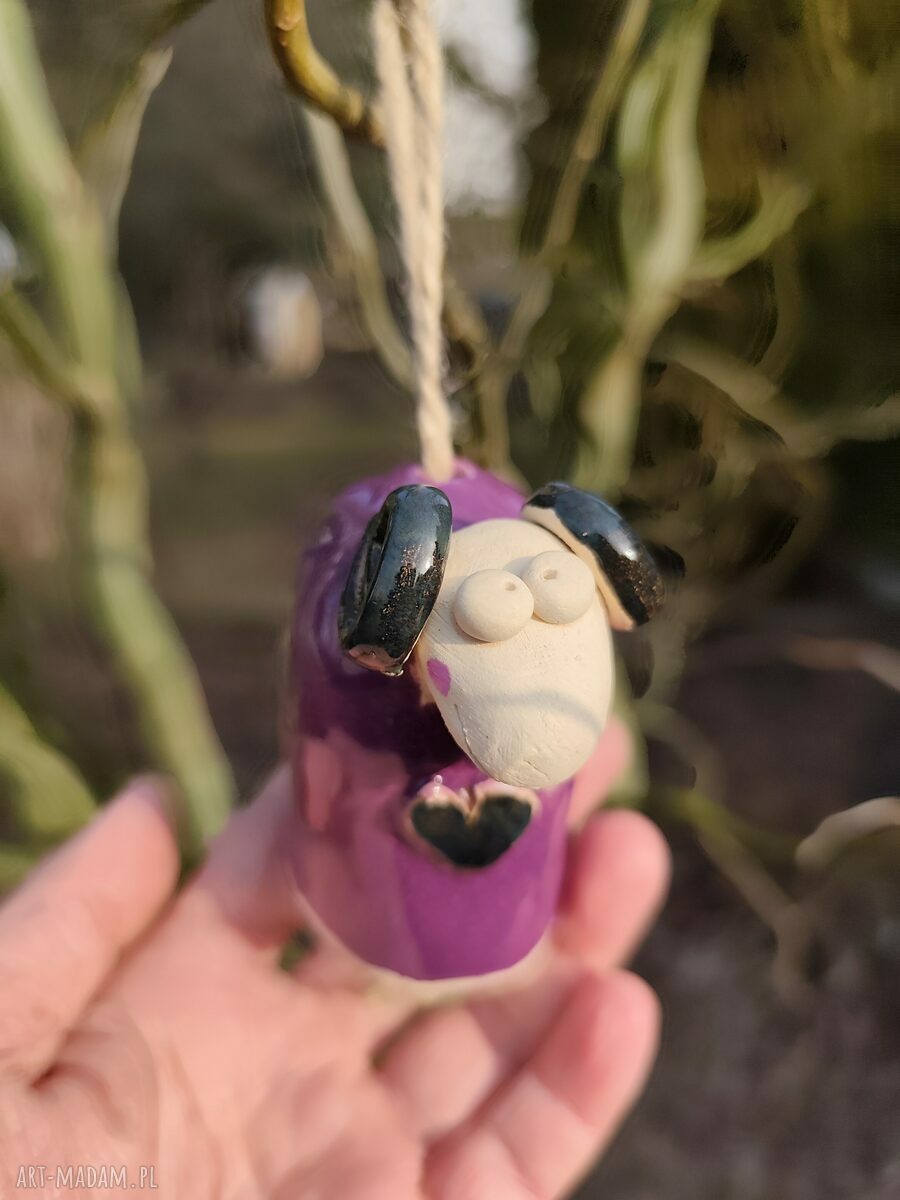 Dzwonek ceramiczny z barankiem wielkanocnym - fioletowa dekoracja handmade