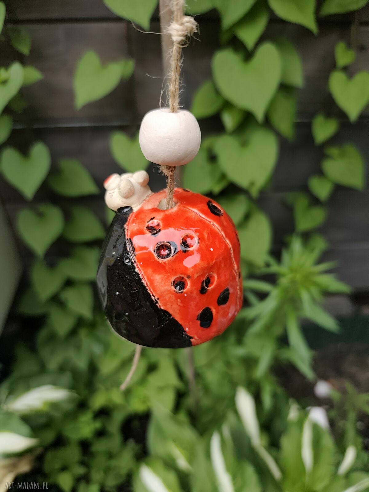 Ręcznie robiony ceramiczny dzwonek z biedronką na balkon i do ogrodu